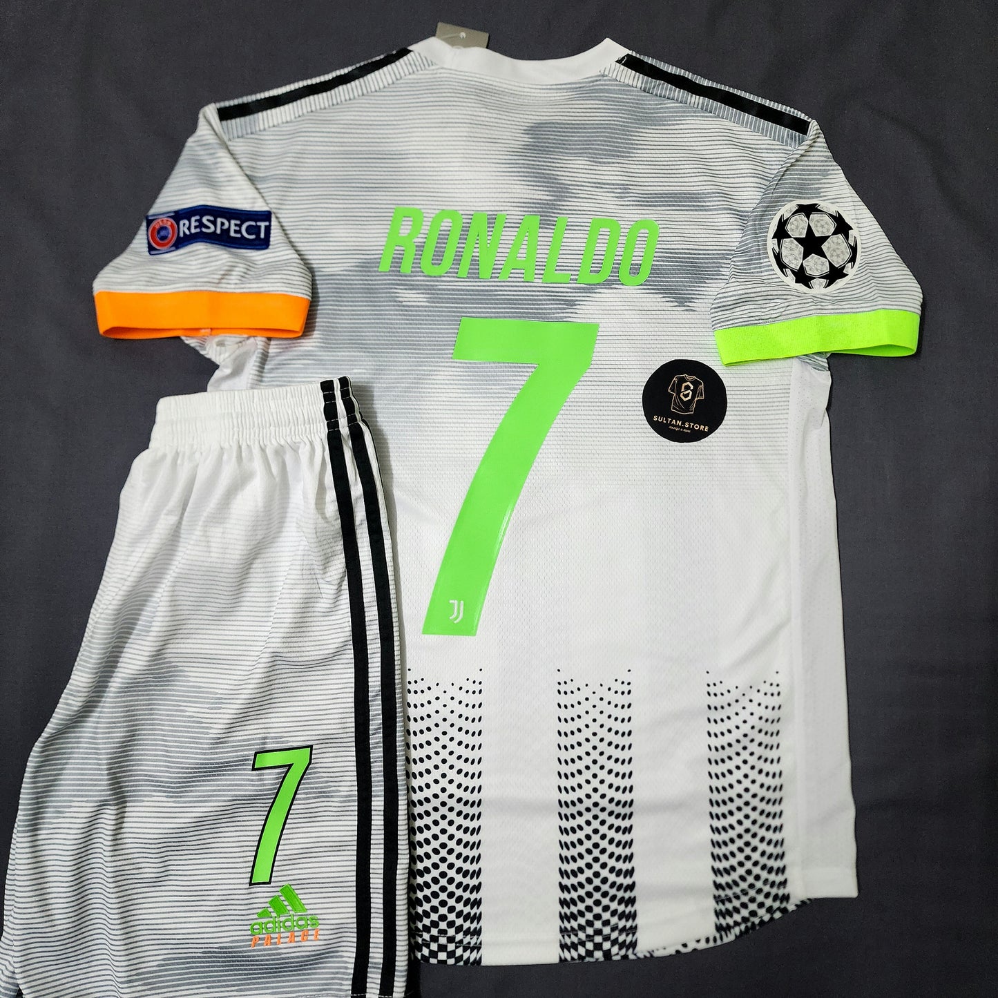 Ronaldo 2019/20 Juventus Fourth Kit
